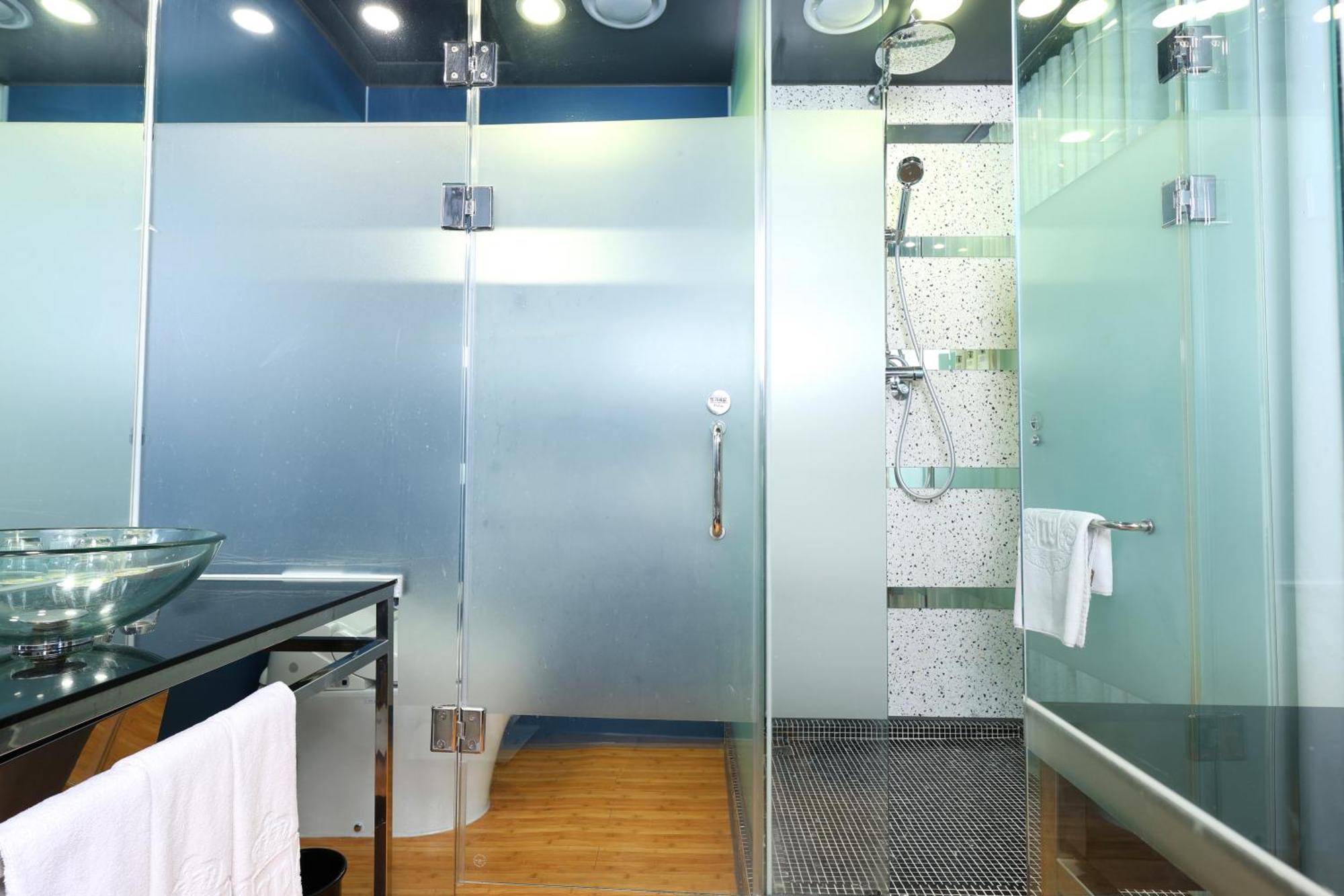 Imperial Palace Boutique Hotel Itaewon Seoul Exterior photo